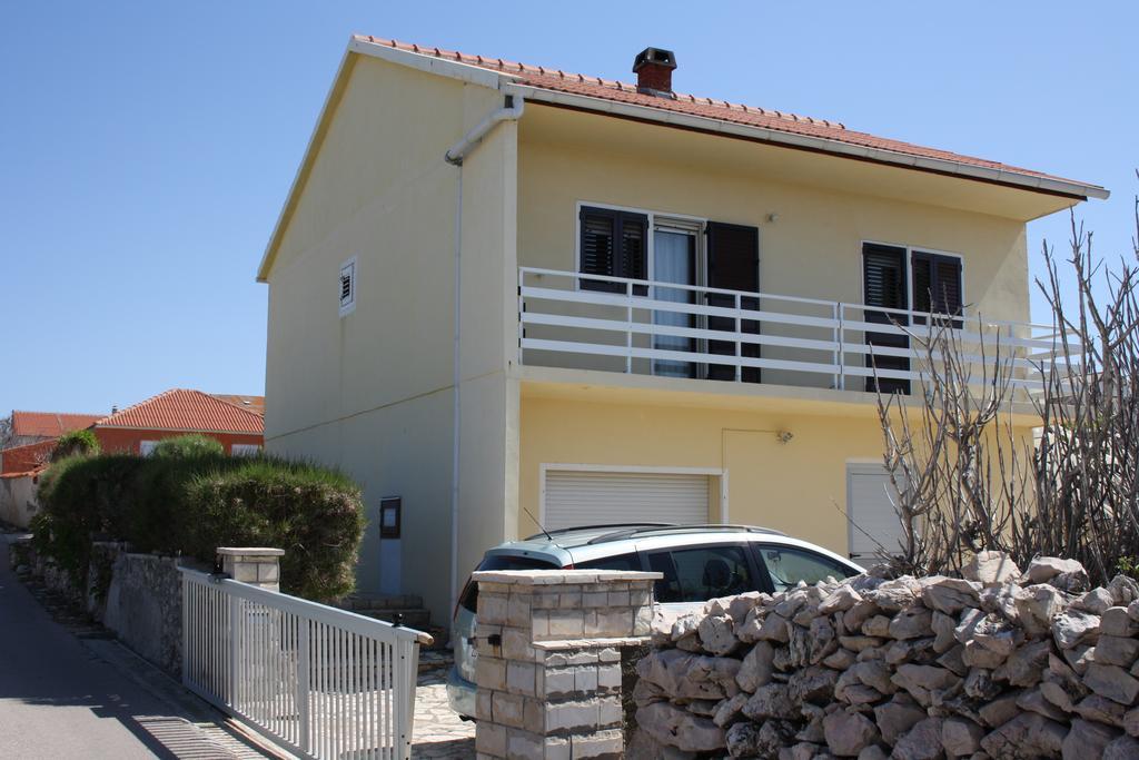 Apartmán Kuca Za Odmor Laura Ražanac Exteriér fotografie